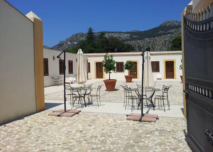 Lampedusa Aparthotel Palermo